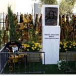 Νέα Φιλαδέλφεια: Σε κλίμα συγκίνησης τελέστηκε το μνημόσυνο του Μιχάλη Κατσούρη – Τα αποκαλυπτήρια της προτομής του – ΦΩΤΟ