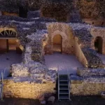 Πάτρα: Νυχτερινή ξενάγηση στο Ρωμαϊκό Στάδιο υπό το φως της αυγουστιάτικης πανσελήνου αλλά στην… αγγλική