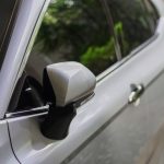Γιατί δεν πρέπει να κλείνετε τους καθρέφτες του αυτοκινήτου όταν παρκάρετε