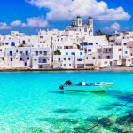 Το ελληνικό νησί που τρελαίνει τους Βρετανούς – «Γαλήνιες παραλίες και οικονομικές ταβέρνες»