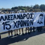 Κρήτη: «Θρηνούμε, πενθούμε, δεν ξεχνούμε» – Έκλεισαν τη γέφυρα του Γαλατά στον ΒΟΑΚ στα Χανιά