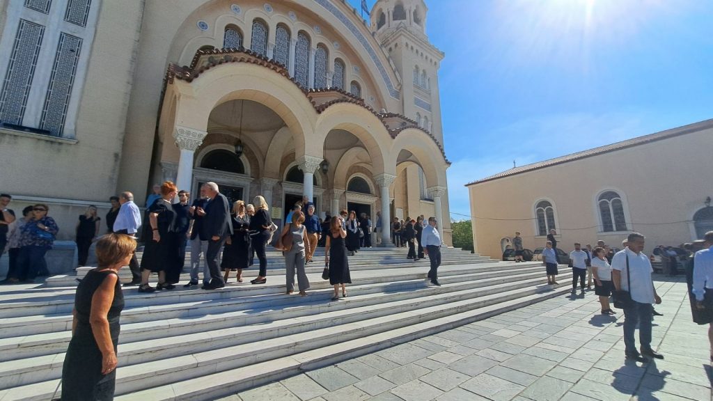 ΔΕΙΤΕ ΦΩΤΟ: Το τελευταίο αντίο στη Μόνικα Σολωμού