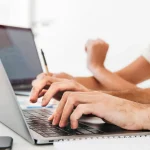 Επιδοτούμενη κατάρτιση για πάνω από 34.000 εργαζόμενους- «Γκάζι» στην αναβάθμιση ψηφιακών δεξιοτήτων
