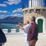 Πελετίδης και Πετρόπουλος στην περιοχή του ιστορικού Φάρου στο Δρέπανο