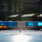 44χρονος βρήκε δρεπάνι καρφωμένο στο καπό του αυτοκινήτου του