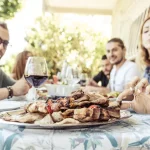 Η επόμενη πανδημία μπορεί να ξεκινήσει από το πιάτο μας – Ανίσχυρα αντιβιοτικά και επιθετικές λοιμώξεις οι μεγαλύτερες απειλές