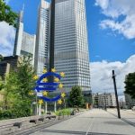 ΕΚΤ: Γιατί ξαφνικά πήραν… φωτιά τα στοιχήματα για νέα μείωση των επιτοκίων τον Οκτώβριο – Τα νέα σενάρια