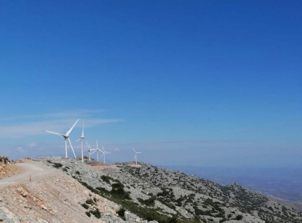 Όμιλος ΔΕΗ: Στρατηγική συμφωνία για εξαγορά 66,6MW ΑΠΕ σε λειτουργία και 1,7GW υπό ανάπτυξη στην Ελλάδα  από τους ομίλους Κοπελούζου & Σαμαρά