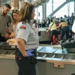 Πτήσεις: Αλλαγές από σήμερα στις εντός Ευρωπαϊκής Ένωσης - Τι ισχύει για χειραποσκευές και υγρά