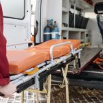 ΔΥΤ. ΕΛΛΑΔΑ: ΣΚΗΝΕΣ ΘΡΙΛΕΡ: Επιτέθηκε σε πλήρωμα του ΕΚΑΒ! "Εσκισε" το μάγουλο διασώστη
