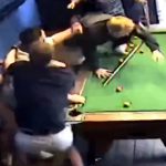 ΑΧΑΪΑ: Αγριο ξύλο σε μπιλιαρδάδικο! Πλακώθηκαν με τις στέκες! Ενας στο Νοσοκομείο με θλάση στο κρανίο