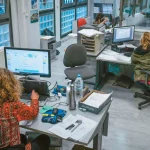 Έρχεται μπόνους δύο μισθών σε 30.000 υπαλλήλους Δημοσίου και ΟΤΑ