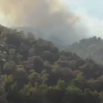 Ξυλόκαστρο: Αγωνία για τη μεγάλη φωτιά, σηκώθηκαν 19 εναέρια μέσα - Εστάλη και δεύτερο μήνυμα 112 για εκκένωση