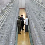Βόρεια Κορέα: Δημοσίευσε για πρώτη φορά φωτογραφίες από τις εγκαταστάσεις εμπλουτισμού ουρανίου