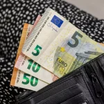 Εξωδικαστικός μηχανισμός: Στο τραπέζι αύξηση των εισοδηματικών κριτηρίων για τους κοινωνικά ευάλωτους