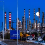Motor Oil: Σε ύφεση η φωτιά, αποδεσμεύνται οι δυνάμεις της Πυροσβεστικής