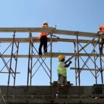 Πώς φθάσαµε στην έλλειψη κατοικιών – Στο 1/3 των αδειών του 2007 η οικοδομή