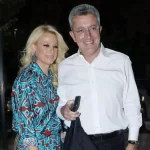 Νίκος Χατζηνικολάου: Η σπάνια φωτογραφία με τα τρία παιδιά του – «Φωτογράφος η μαμά μας»