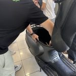 ΠΑΤΡΑ: Ο γάτος τρύπωσε και κινδύνεψε στο μηχανάκι κόρης γνωστού Πατρινού...(ΔΕΙΤΕ ΦΩΤΟ)