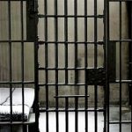 ΑΧΑΪΑ: Της κακομοίρας στα κρατητήρια: «σκάσε μπάτσε»