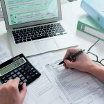 Στο τραπέζι μεγαλύτερη μείωση εισφορών το 2025