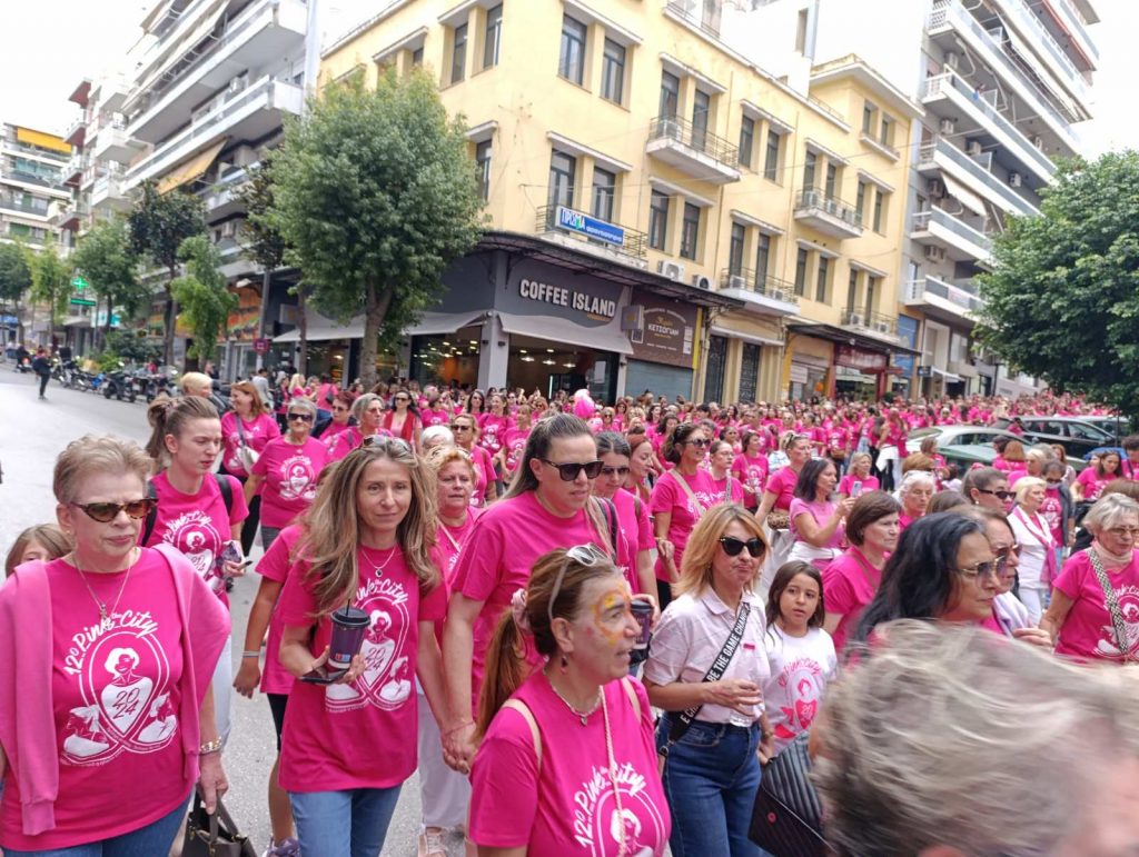 ΠΑΤΡΑ: Απέραντο ροζ ποτάμι στο κέντρο - ΔΕΚΑΔΕΣ ΦΩΤΟ ΚΑΙ ΒΙΝΤΕΟ