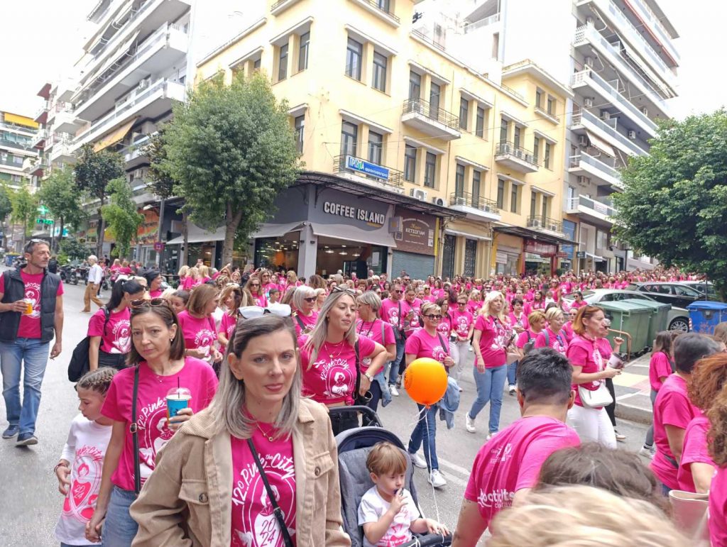 ΠΑΤΡΑ: Απέραντο ροζ ποτάμι στο κέντρο - ΔΕΚΑΔΕΣ ΦΩΤΟ ΚΑΙ ΒΙΝΤΕΟ