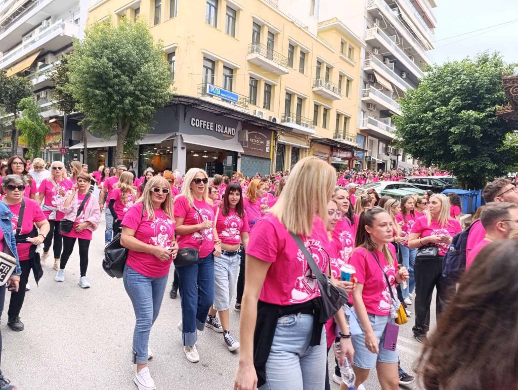 ΠΑΤΡΑ: Απέραντο ροζ ποτάμι στο κέντρο - ΔΕΚΑΔΕΣ ΦΩΤΟ ΚΑΙ ΒΙΝΤΕΟ