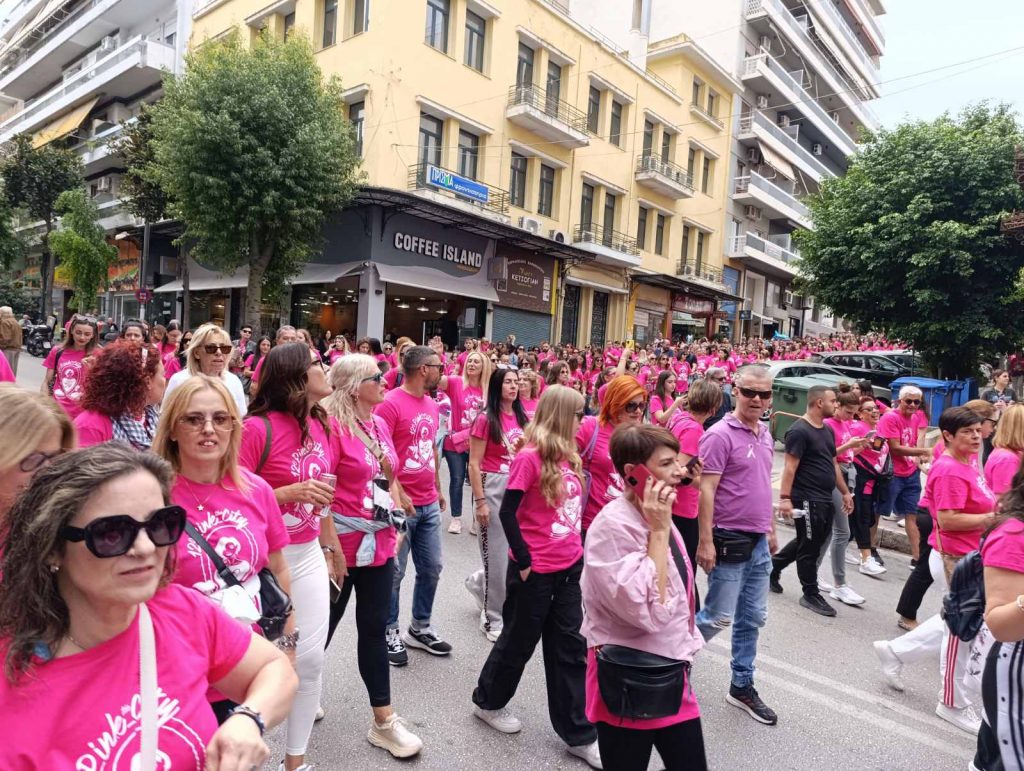 ΠΑΤΡΑ: Απέραντο ροζ ποτάμι στο κέντρο - ΔΕΚΑΔΕΣ ΦΩΤΟ ΚΑΙ ΒΙΝΤΕΟ