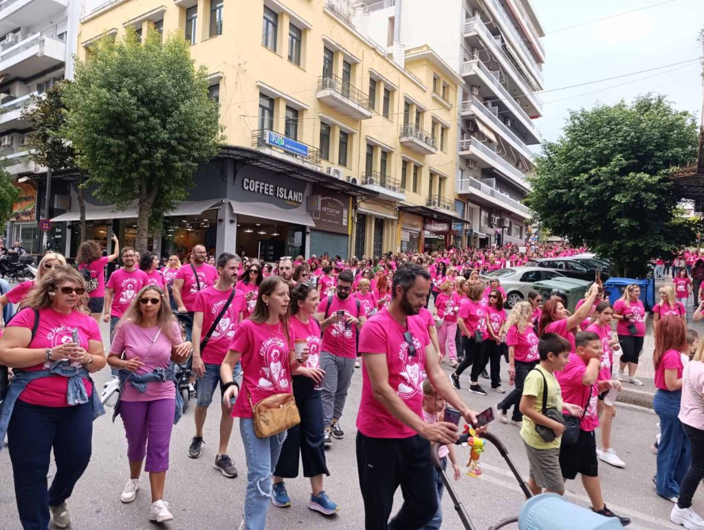 ΠΑΤΡΑ: Απέραντο ροζ ποτάμι στο κέντρο - ΔΕΚΑΔΕΣ ΦΩΤΟ ΚΑΙ ΒΙΝΤΕΟ