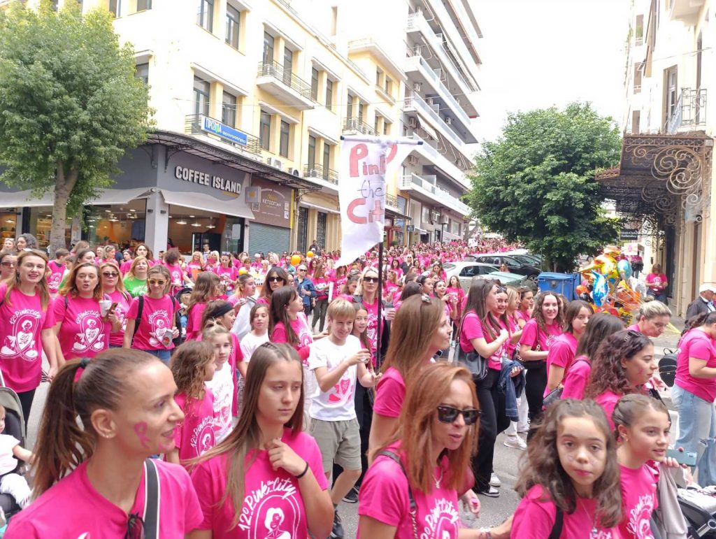 ΠΑΤΡΑ: Απέραντο ροζ ποτάμι στο κέντρο - ΔΕΚΑΔΕΣ ΦΩΤΟ ΚΑΙ ΒΙΝΤΕΟ