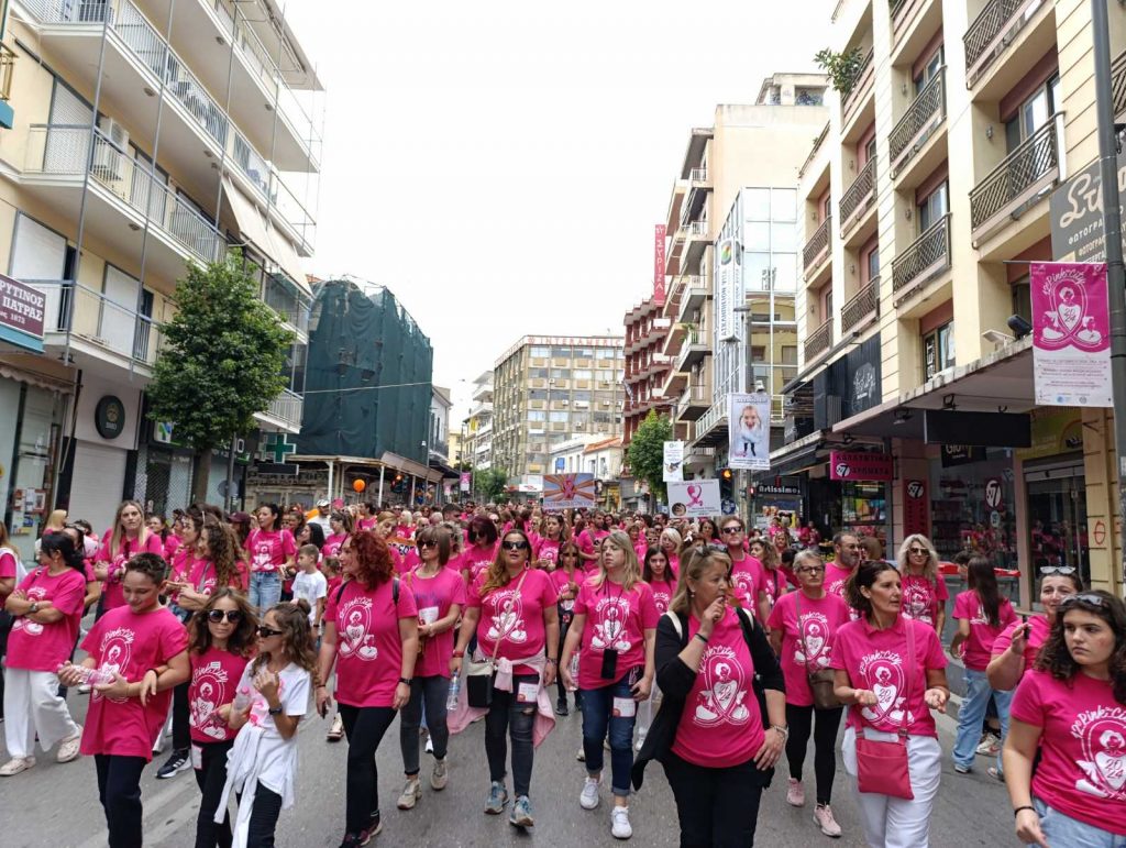 ΠΑΤΡΑ: Απέραντο ροζ ποτάμι στο κέντρο - ΔΕΚΑΔΕΣ ΦΩΤΟ ΚΑΙ ΒΙΝΤΕΟ