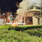 Αγρίνιο: Αμάξι «τυλίχθηκε» στις φλόγες (ΒΙΝΤΕΟ)