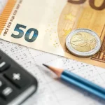Πόσο θα αυξηθούν μισθοί και συντάξεις – Αναλυτικός οδηγός με τα νέα δεδομένα που φέρνει το προσχέδιο του προϋπολογισμού για το 2025