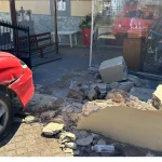 Αργολίδα: Πήγε να ανάψει κερί και έπεσε με το αυτοκίνητό της πάνω στον ναό του Αγίου Δημητρίου – ΦΩΤΟ