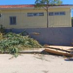 ΠΑΤΡΑ: Σκουπιδότοπος έξω από σχολείο - ΦΩΤΟ