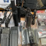 Χιλιάδες σφαίρες, πυρομαχικά και όπλο εντοπίστηκαν σε σπίτι στο Μενίδι