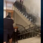 ΑΠΘ: Πόλεμο έκαναν οι φοιτητές που απέκλεισαν τον πρύτανη - Πετούσαν καρέκλες και κάδους στους αστυνομικούς