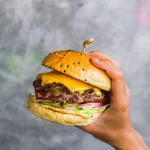 Τα burger των Ελλήνων σεφ που πρέπει να δοκιμάσετε