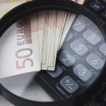 Άμεσοι φόροι και εισφορές: Αυτό είναι το σχέδιο της κυβέρνησης για τις μειώσεις