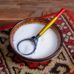 O Έλληνας chef που φτιάχνει γιαούρτι από γάλα καμήλας στο Αμπού Ντάμπι