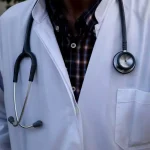 Προσωπικός γιατρός: Προαιρετική η εγγραφή για τους κάτω των 16 ετών – Τι προβλέπει το νομοσχέδιο