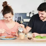 Τοστ αβοκάντο ή βρόμη; Ποιο πρωινό οδηγεί σε μεγαλύτερη απώλεια βάρους τις γυναίκες και ποιο τους άντρες