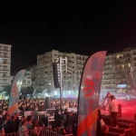 ΔΕΙΤΕ ΠΟΛΛΕΣ ΦΩΤΟ: Της κακομοίρας χθες τη νύχτα στην Πλ. Γεωργίου για το welcome to UP