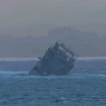 Ωκεανογραφικό της Νέας Ζηλανδίας ναυαγεί ανοικτά των νήσων Σαμόα – Σώοι οι 75 επιβαίνοντες – ΦΩΤΟ και ΒΙΝΤΕΟ