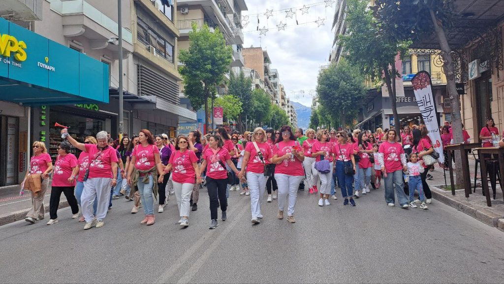 ΠΑΤΡΑ: Απέραντο ροζ ποτάμι στο κέντρο - ΔΕΚΑΔΕΣ ΦΩΤΟ ΚΑΙ ΒΙΝΤΕΟ