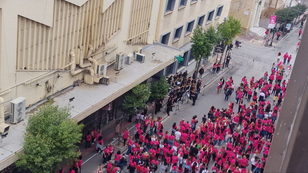 ΠΑΤΡΑ: Απέραντο ροζ ποτάμι στο κέντρο - ΔΕΚΑΔΕΣ ΦΩΤΟ ΚΑΙ ΒΙΝΤΕΟ