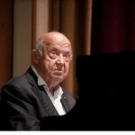 Μίμης Πλέσσας: Το συγκινητικό βίντεο της Φίνος Φιλμ – Το ιδιαίτερο τραγούδι που «ντύνει» το αφιέρωμα