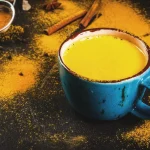 Θρεπτικό latte με κουρκουμά, το χρυσό γάλα