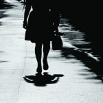 Χαμηλές τάσεις για το υποκειμενικό αίσθημα ασφάλειας που βιώνουν τα άτομα όταν περπατούν μόνα τους τη νύχτα στις περισσότερες χώρες της Ευρώπης